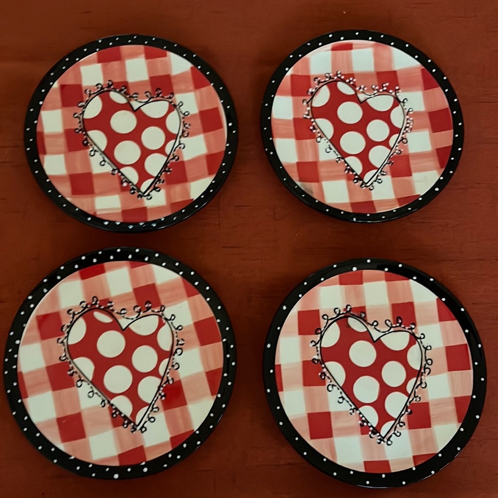 Set of 4 Heart Plates - Valentine’s Day